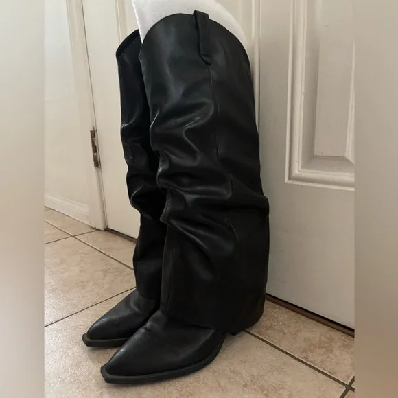 Crown Vintage Black Fold over Boots - Picture 5 of 13